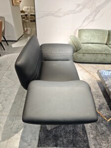 High-End-Minimalist-Leather-Single-Seater-Sofa