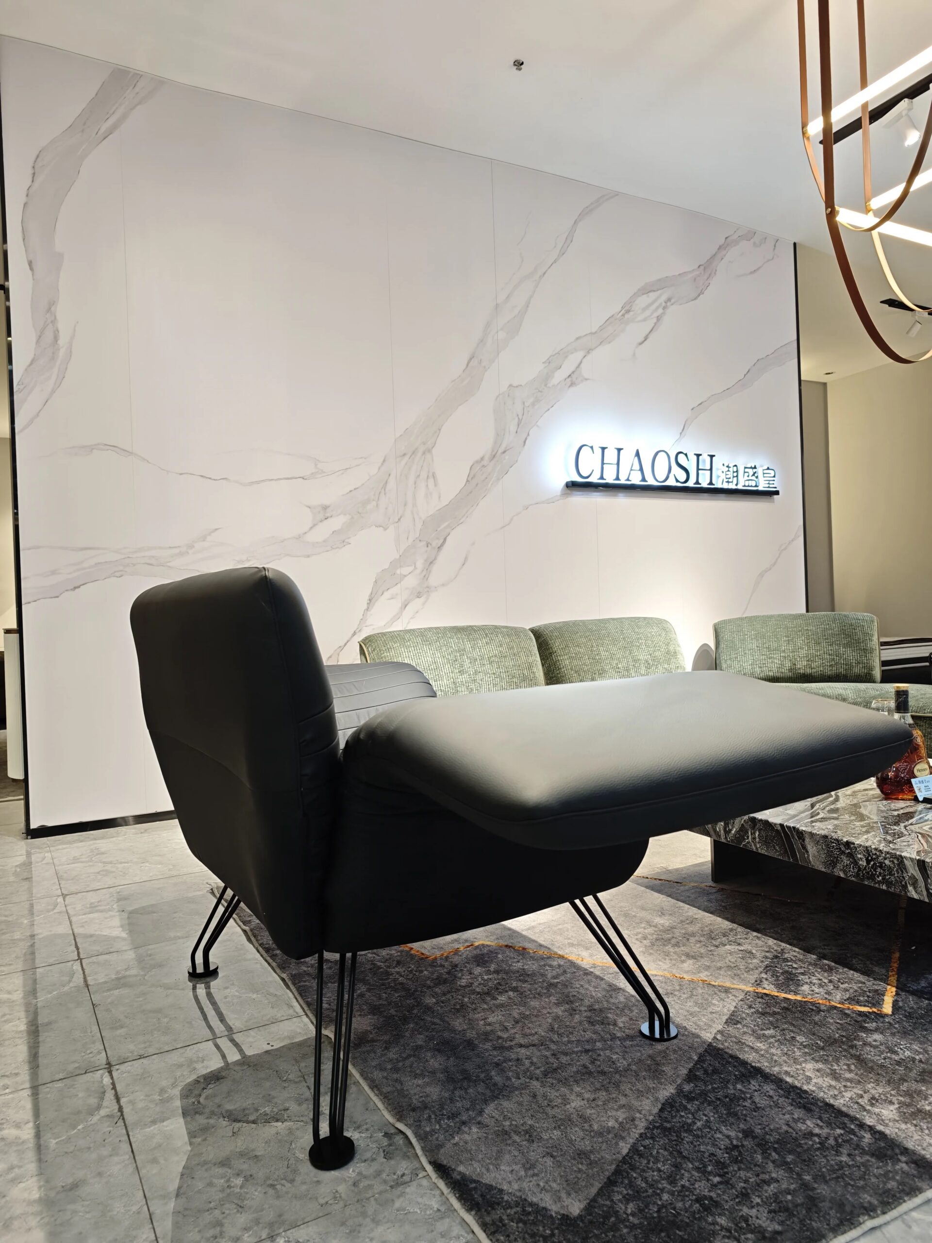 High-End-Minimalist-Leather-Single-Seater-Sofa