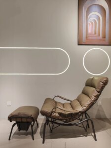 Italian-Luxury-Living-Room-Chaise-Lounge-Modern