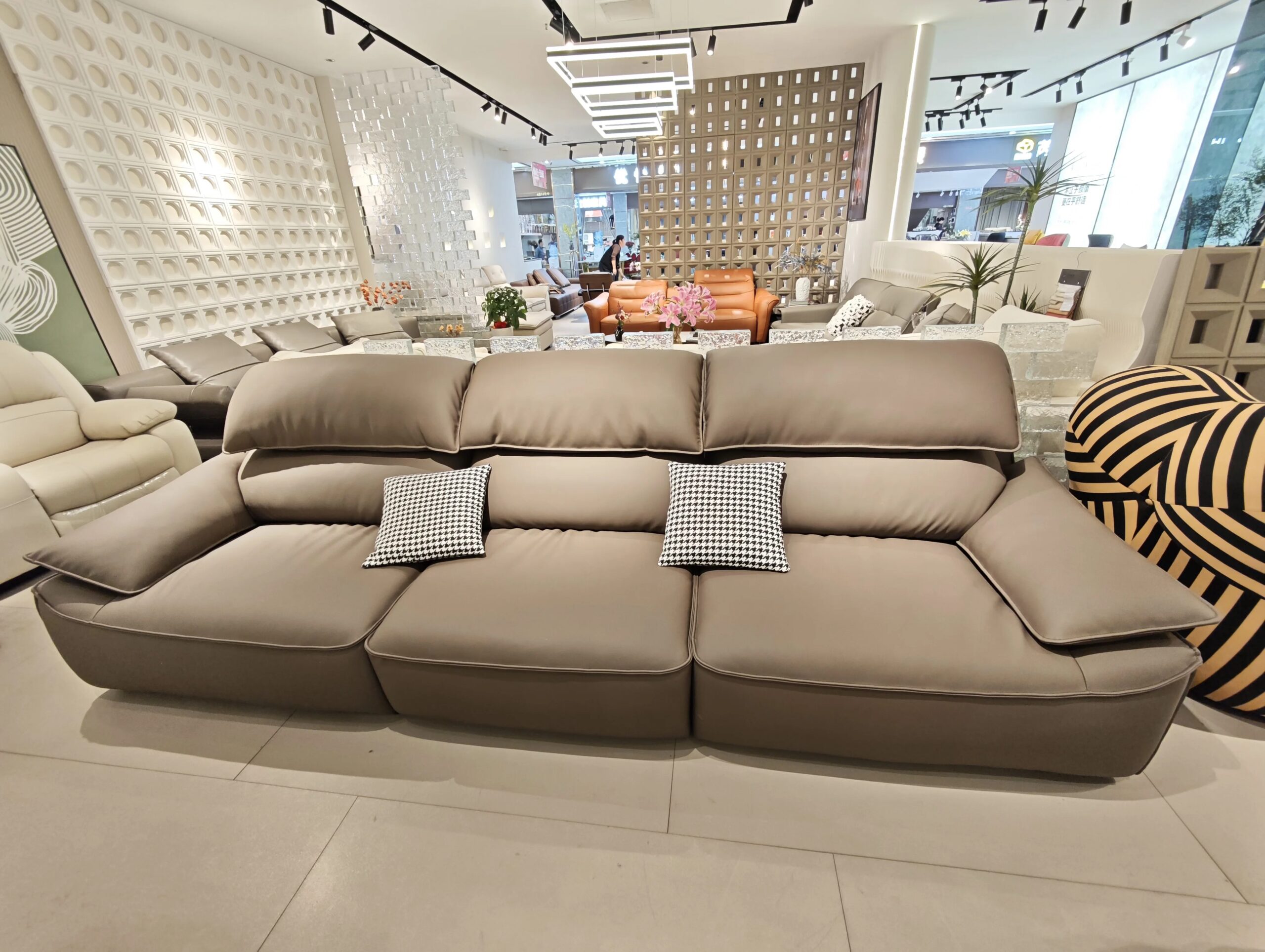 Italian-Simplicity-Leather-Sofas-Nordic-Style-Minimalist