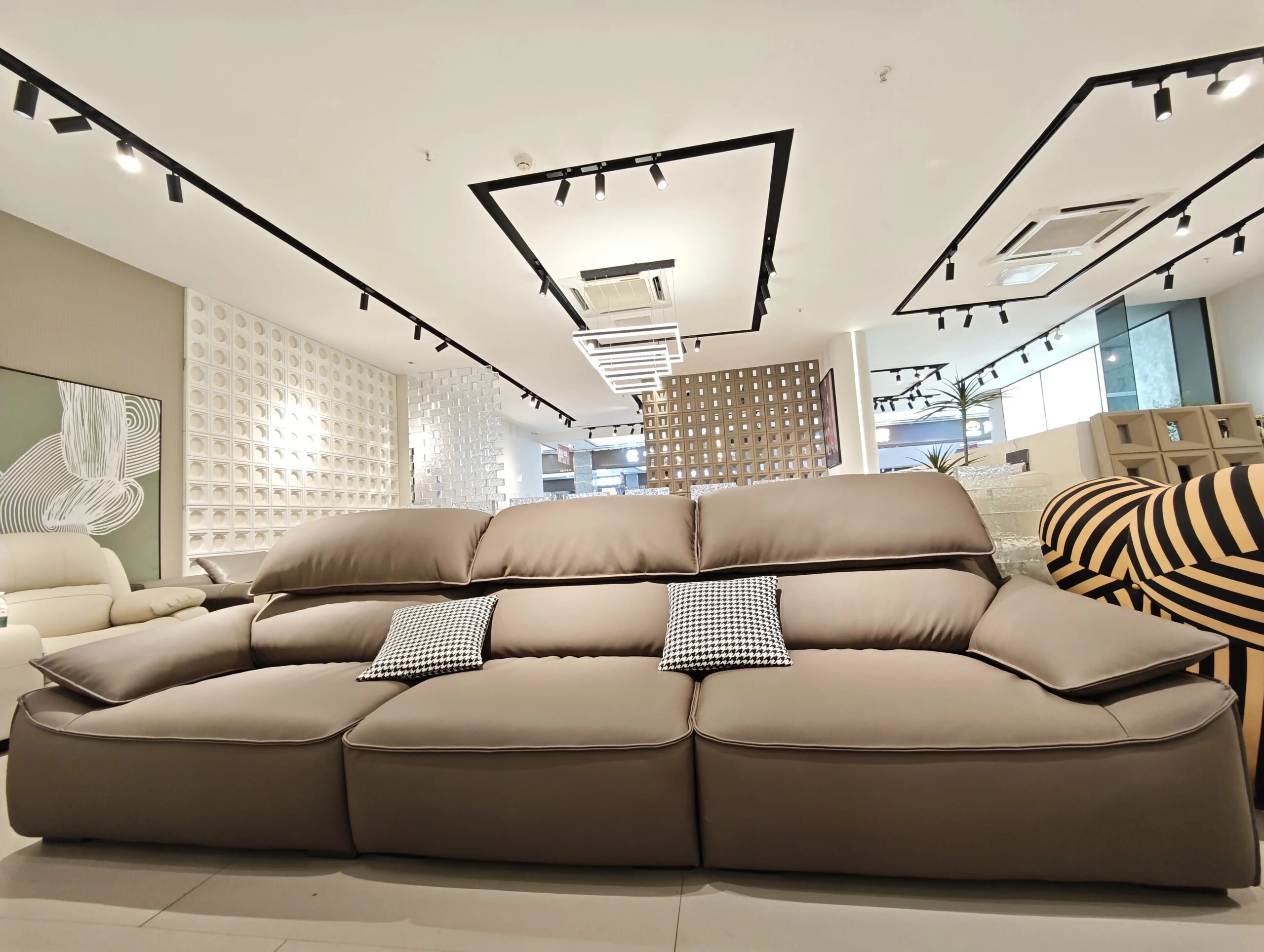 Italian-Simplicity-Leather-Sofas-Nordic-Style-Minimalist