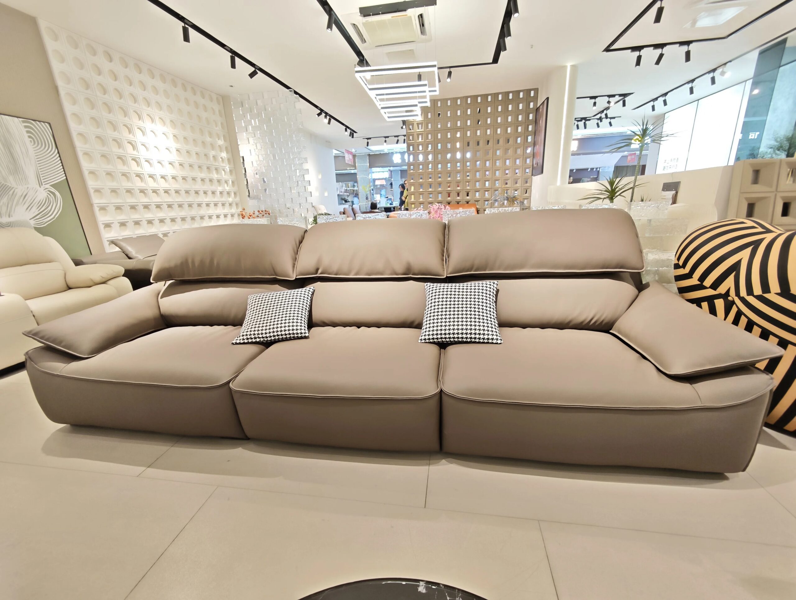 Italian-Simplicity-Leather-Sofas-Nordic-Style-Minimalist