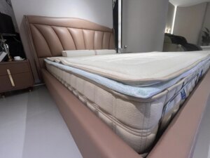 Luxury-Durable-Silk-Fabric-Spring-Hybrid-Mattress