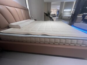 Luxury-Durable-Silk-Fabric-Spring-Hybrid-Mattress