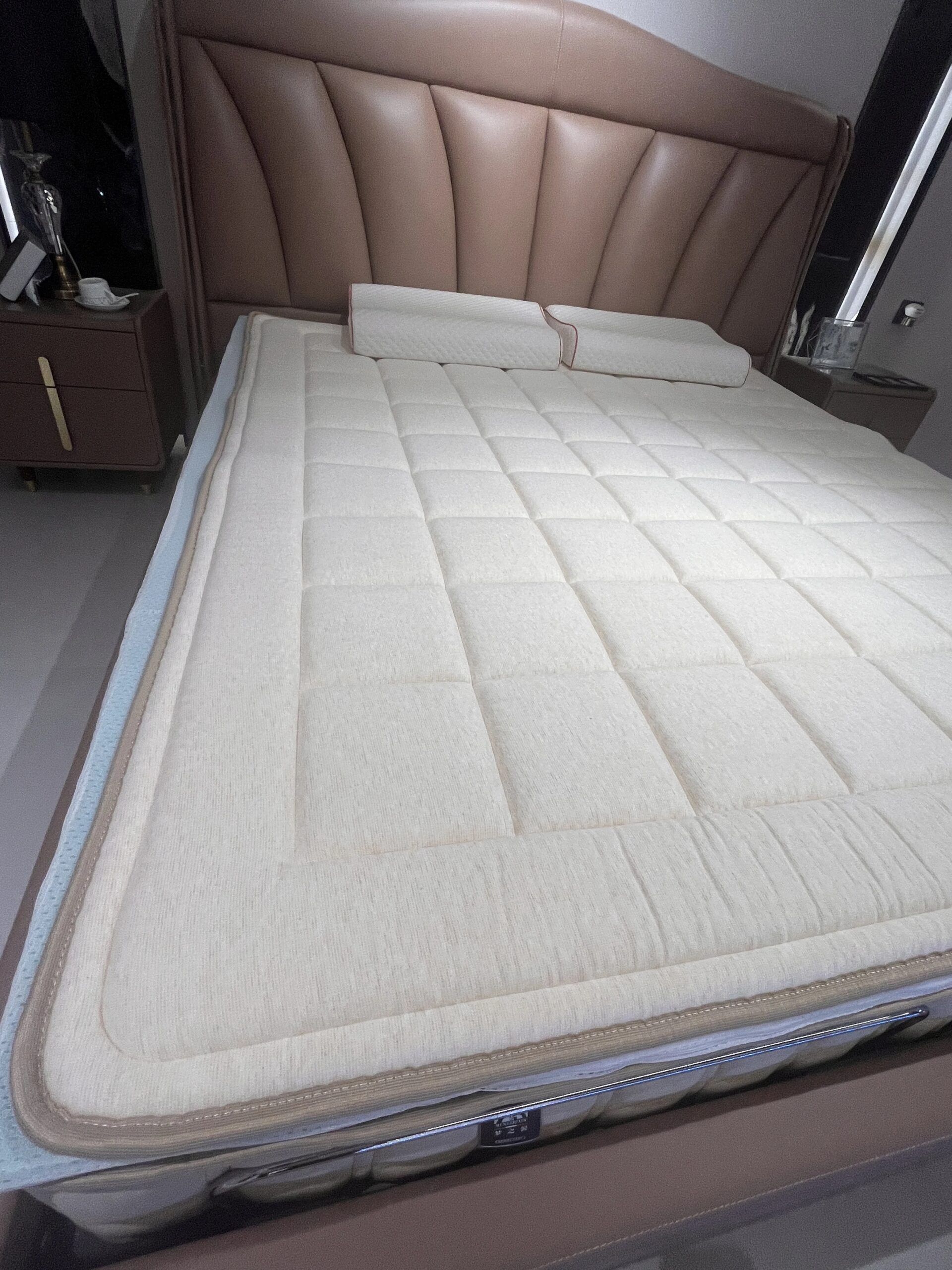 Luxury-Durable-Silk-Fabric-Spring-Hybrid-Mattress