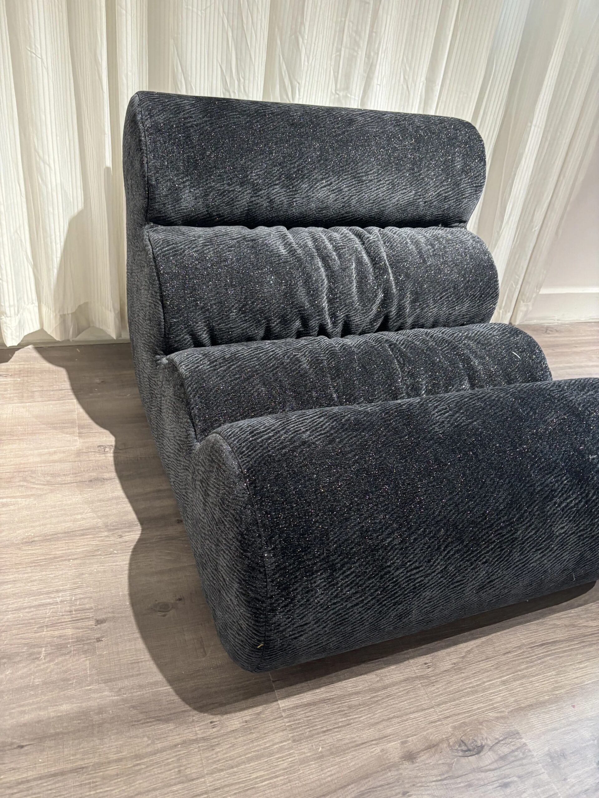 Minimalist-One-Seater-L-Shape-Armless-Cloth