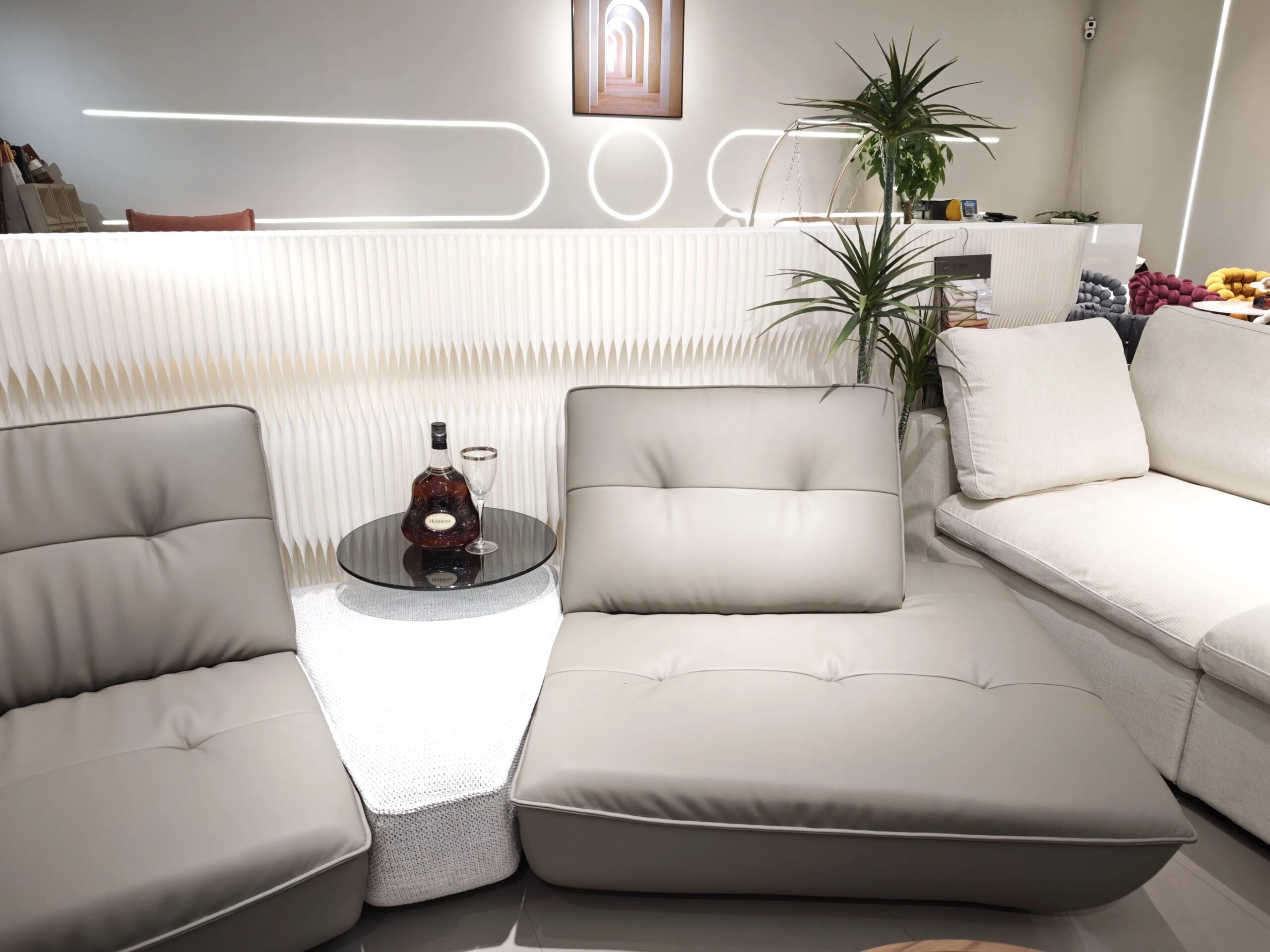 Modern-Luxury-Minimalist-Three-Seat-Corner-Chesterfield