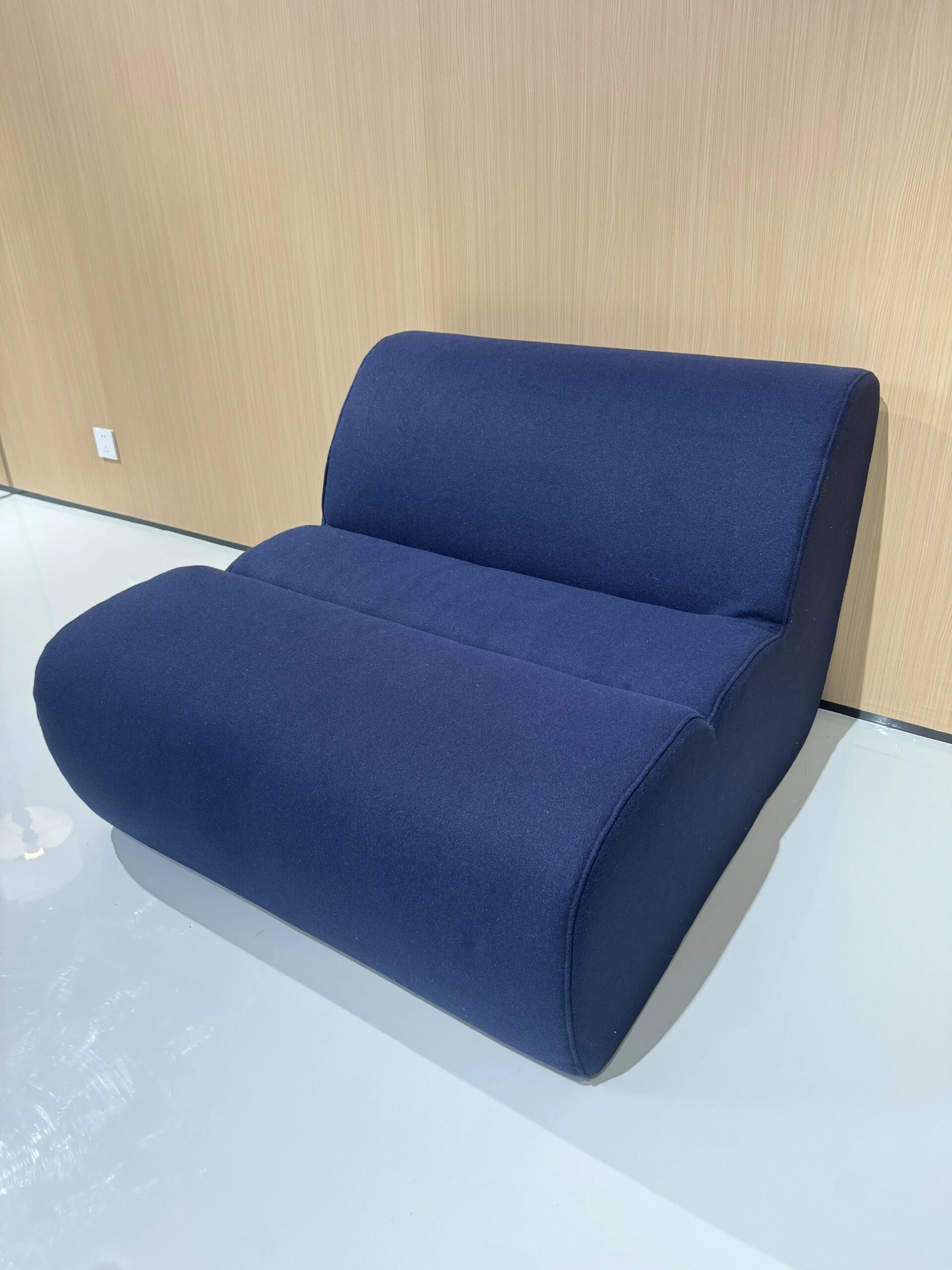 Modern-Minimalist-Modular-Foam-Sectional-Vacuum-Couch