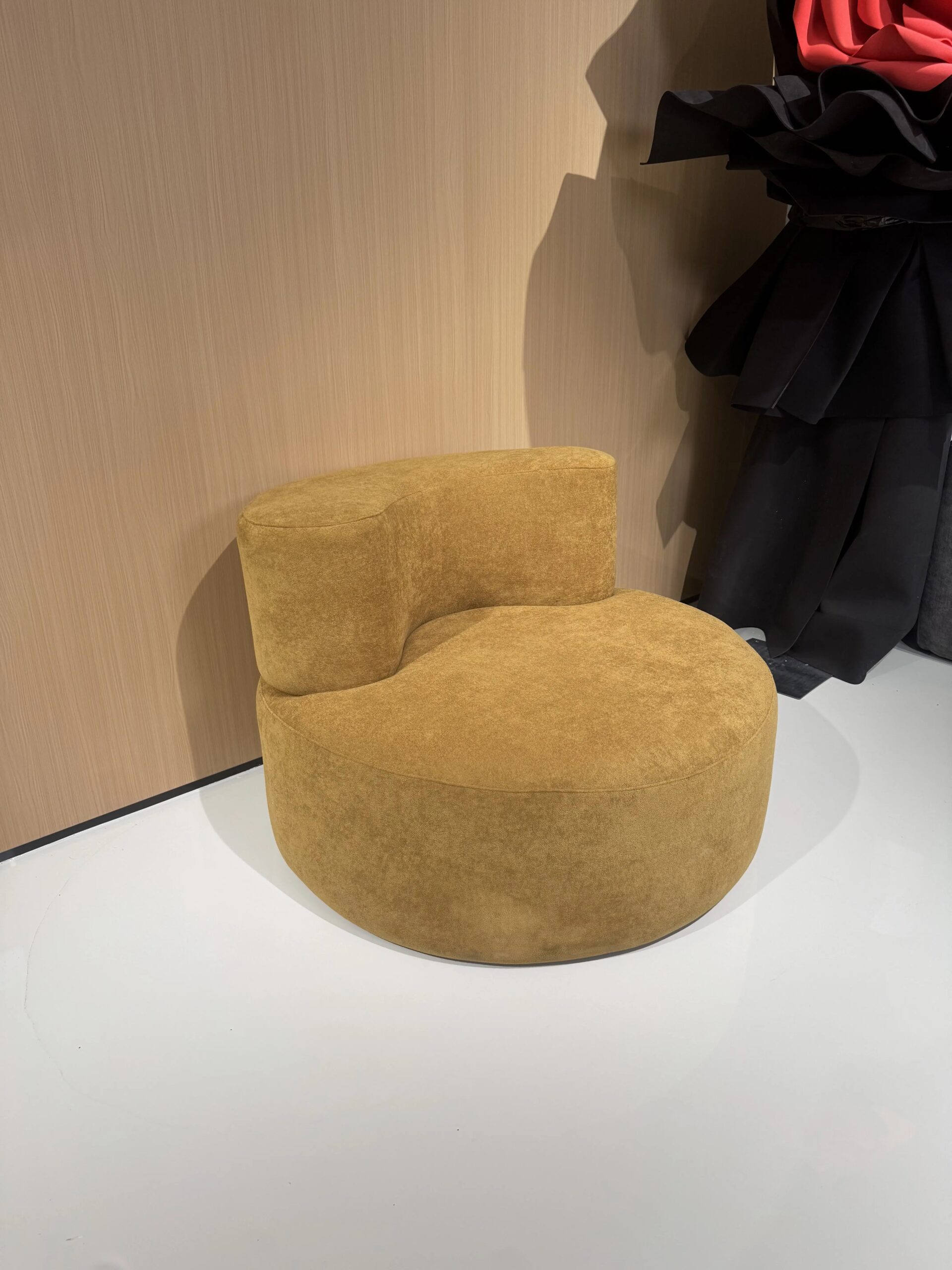 Single-Leisure-Chair-for-Living-Room-Minimalist